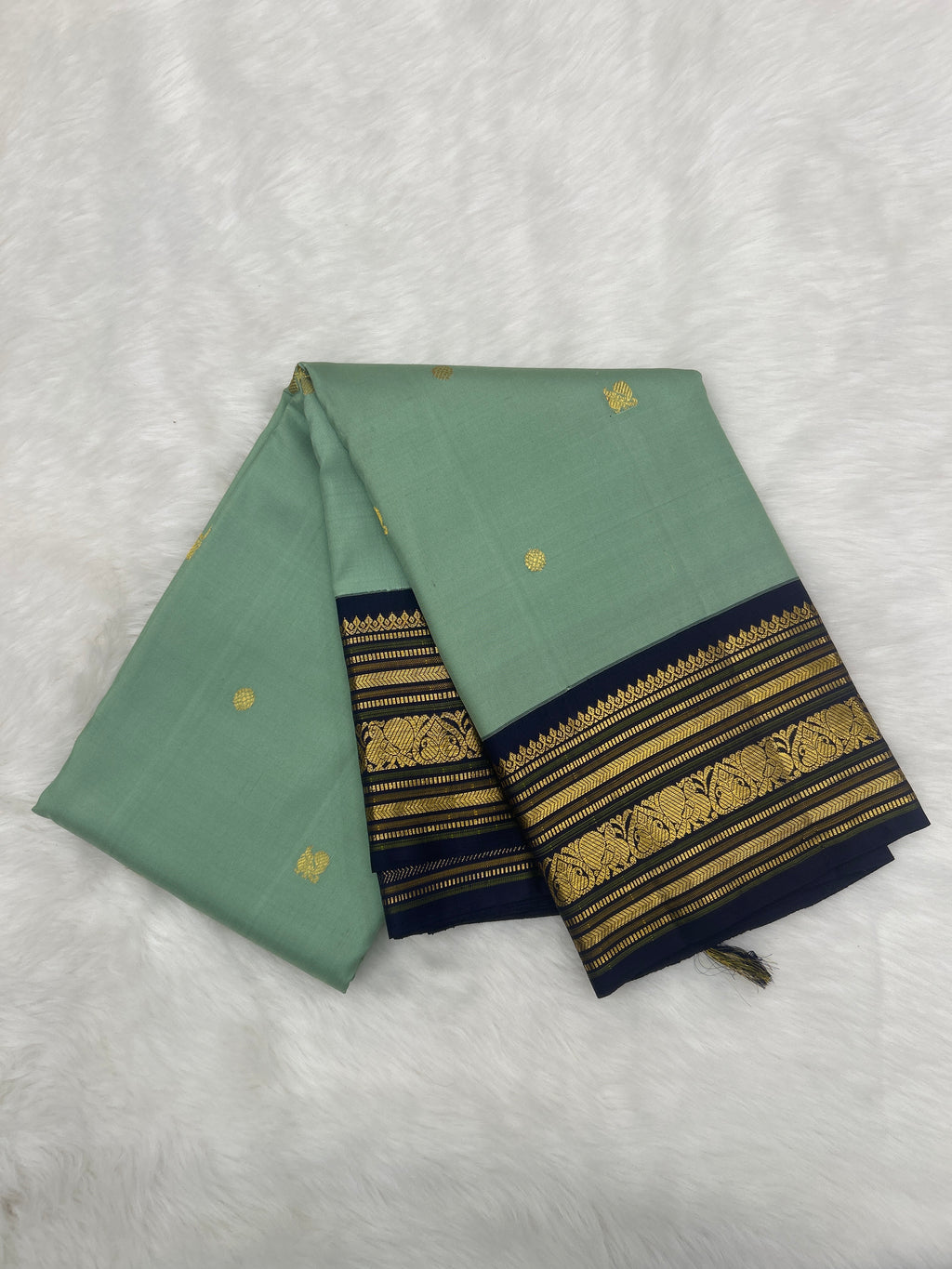 Kanjeevaram Silk Saree with Navy Blue Korvai Border