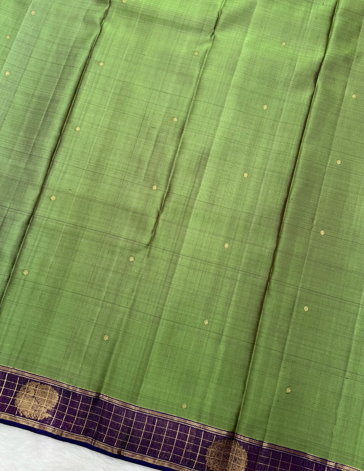 Earthy Olive Green Vintage Kanjeevaram Saree with a Contrast Wine Checks Border