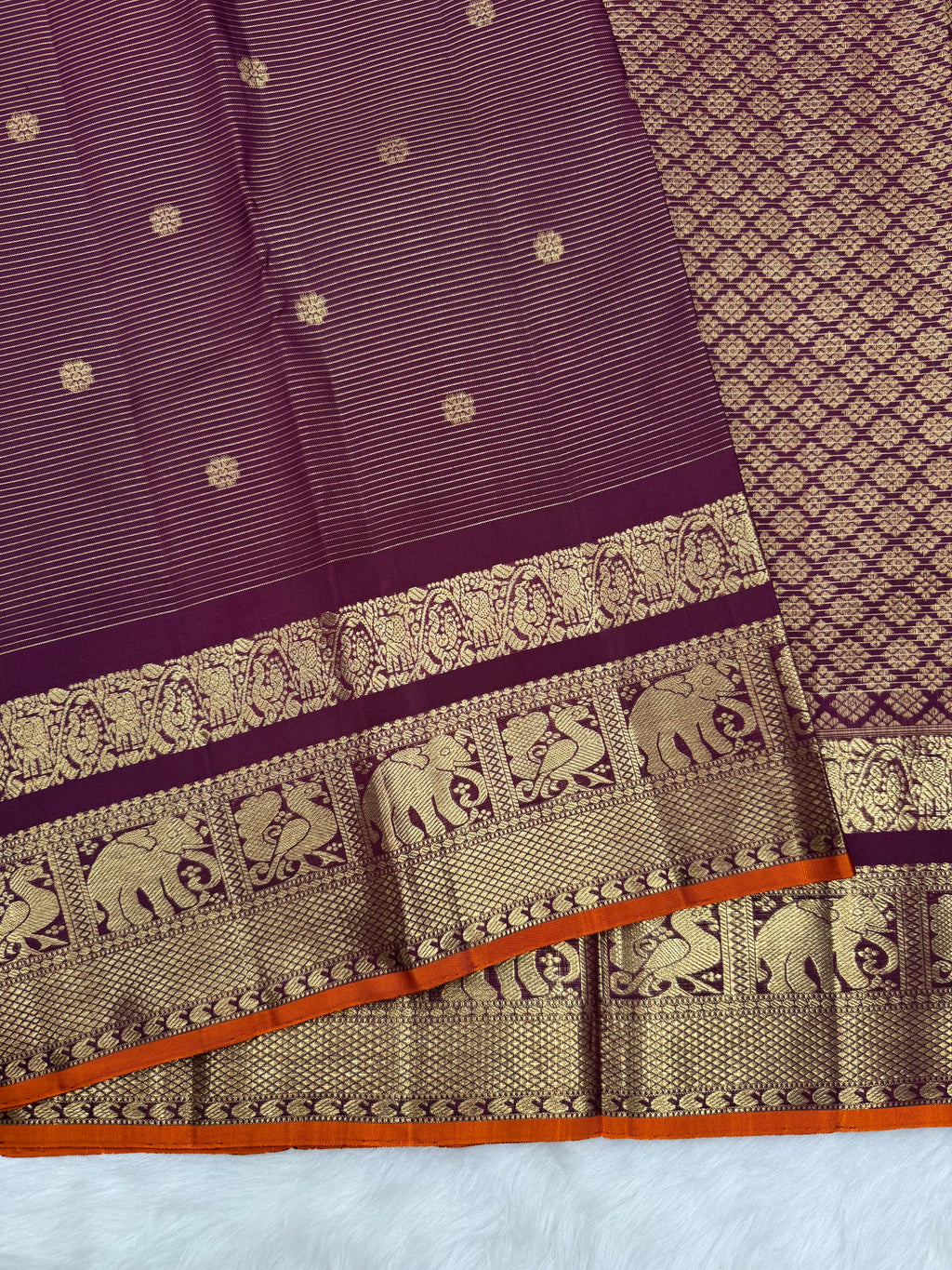 Vintage Vairaoosi Kanjeevaram Saree with Skirt Border & Orange Edge Contrast