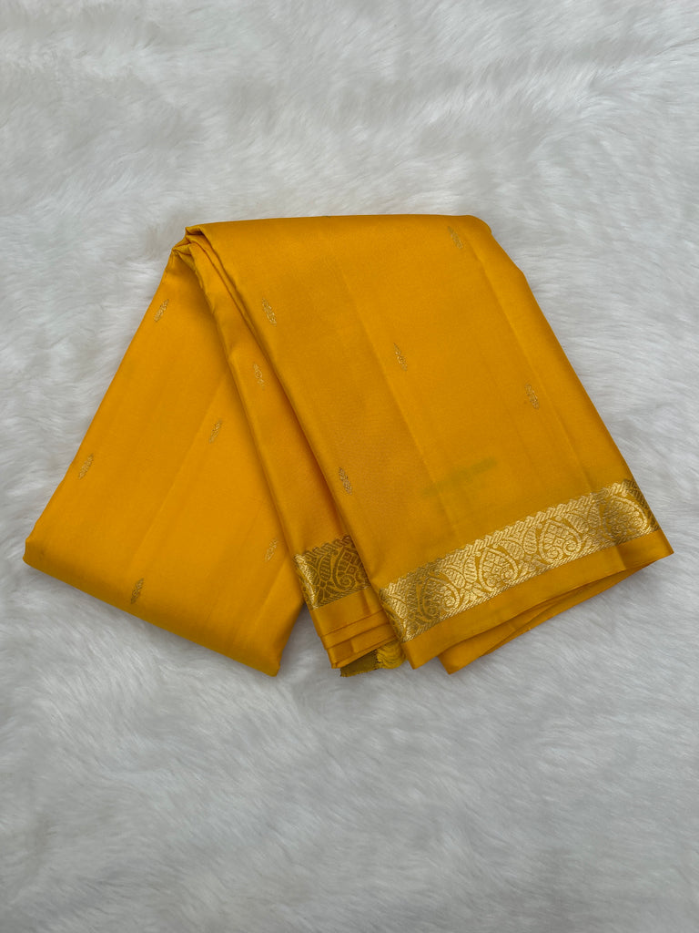 Classic Vintage Kanjeevaram Saree with Thapet Border