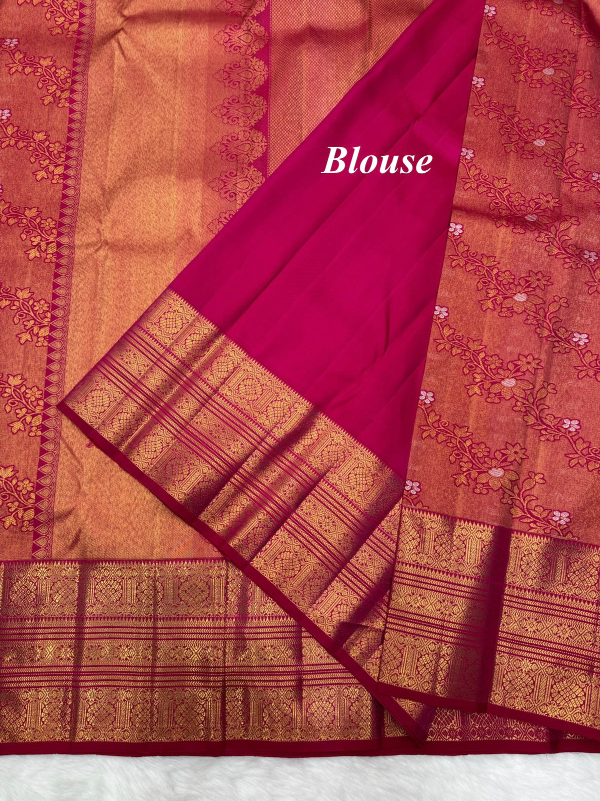 Vintage Kanjeevaram Saree with Close Oosi weaveing , Cross Kalanjali Design & Silver Zari Highlighted Flower Motifs