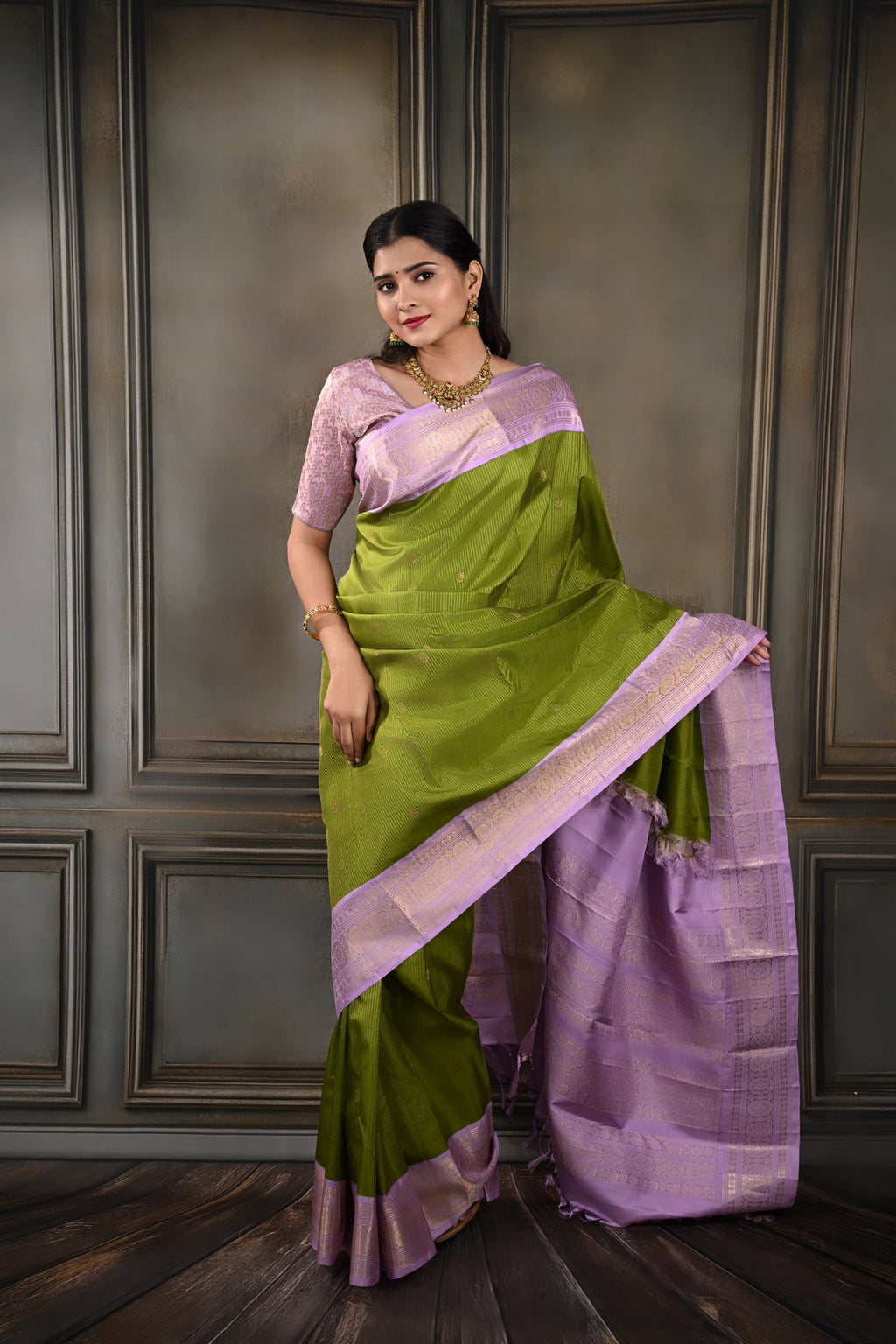 Parrot Green Korvai Vintage Kanjeevaram Saree with Lilac Border