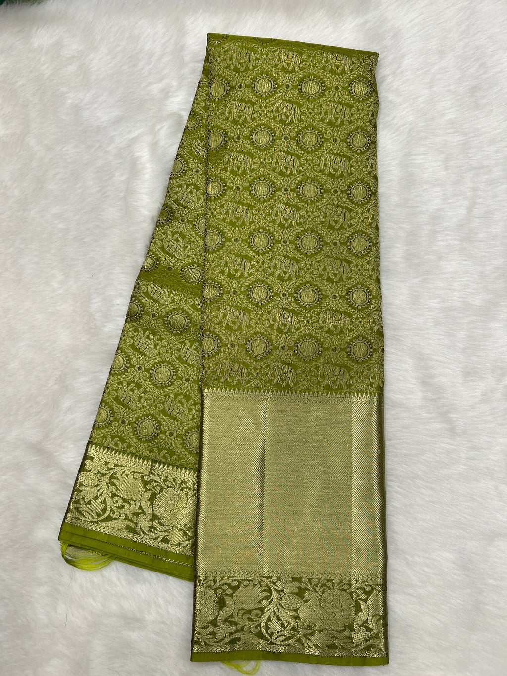 Mandulir (Olive green) Brocade Kanjeevaram Silk saree