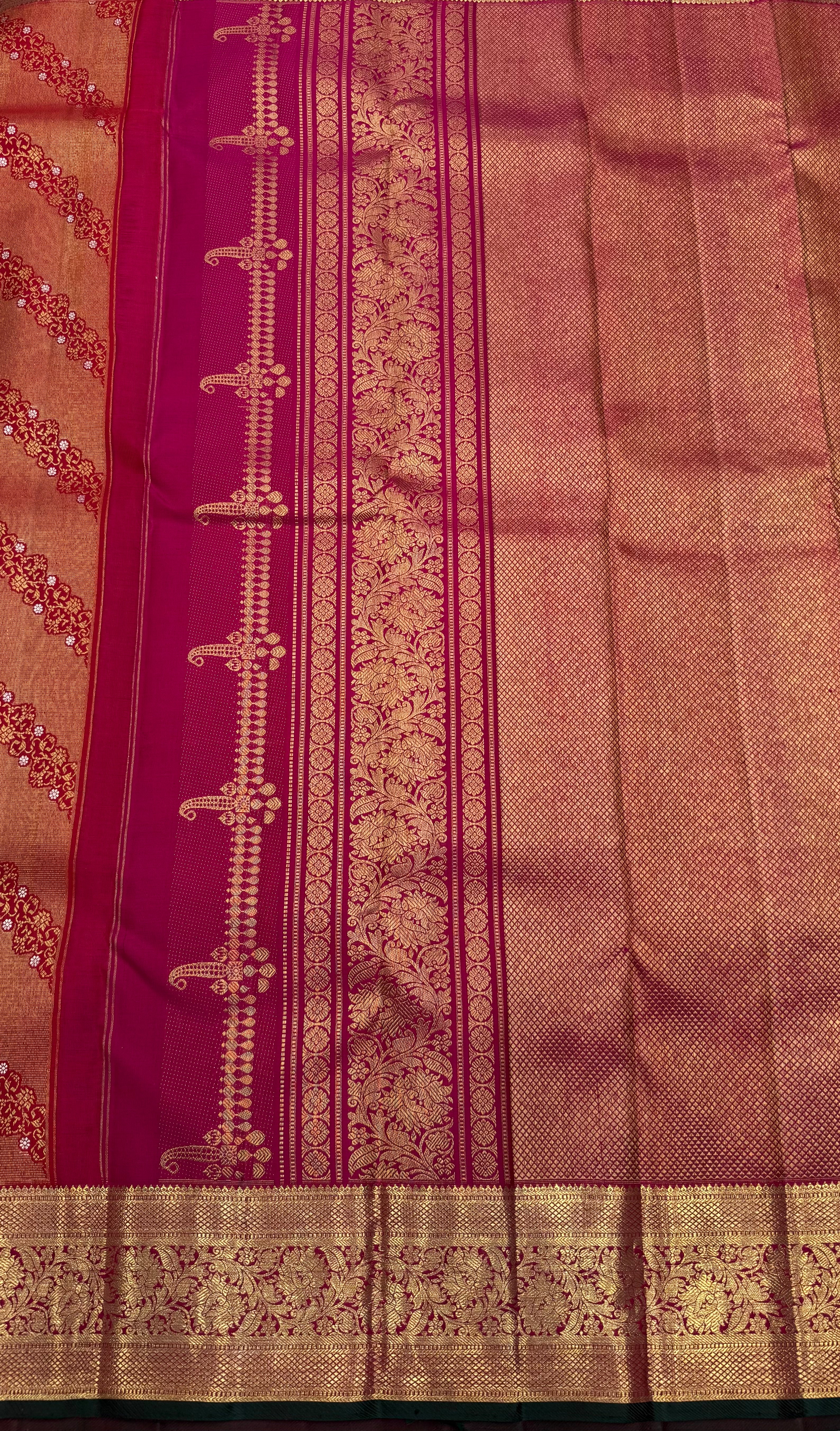 Red Kanjeevaram Saree with contrast Pink Pallu,Blouse & fine oosi,cross kalanjali design