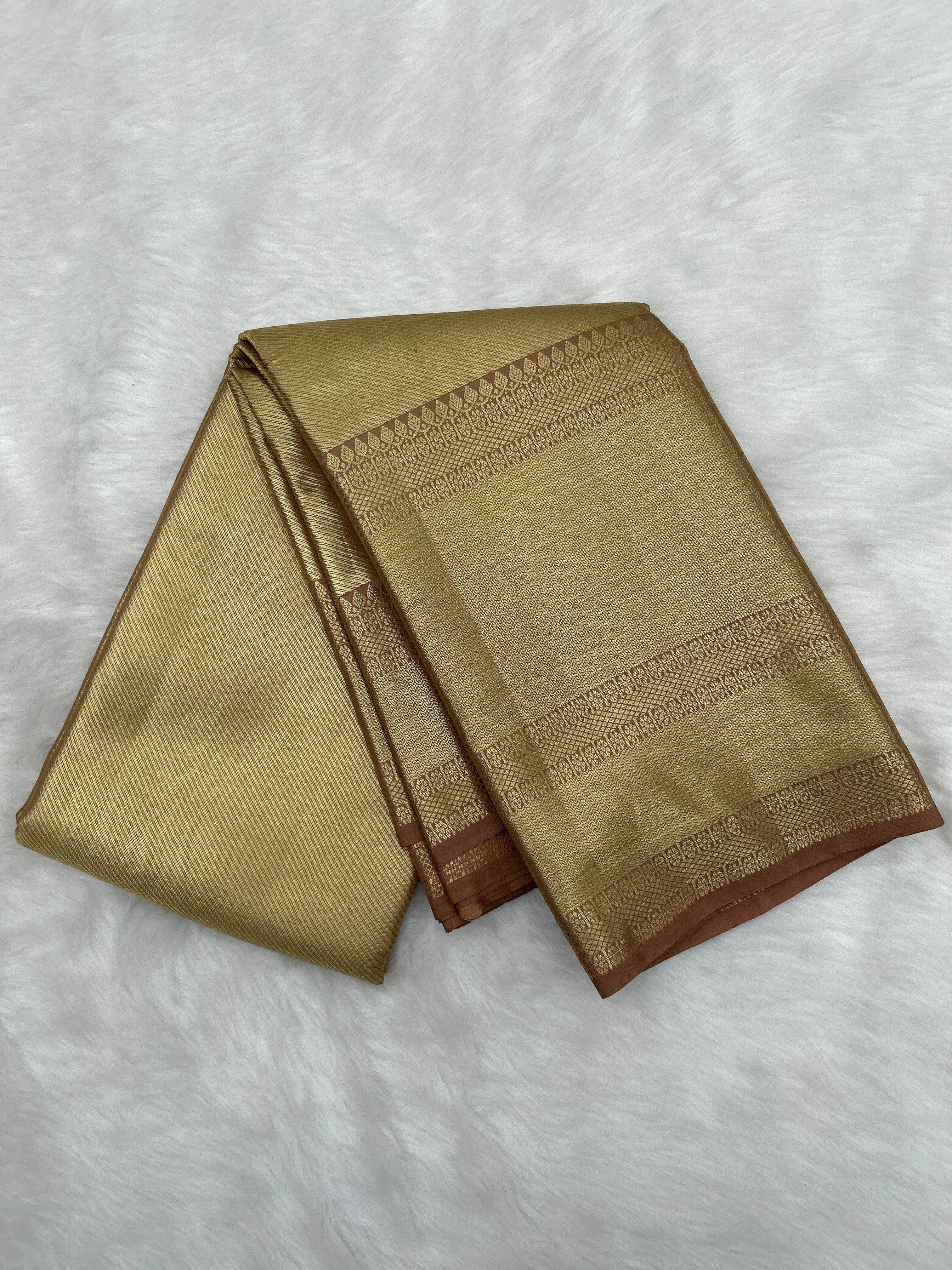 Kanjeevaram Tissue Saree with cross-sectional zari lines