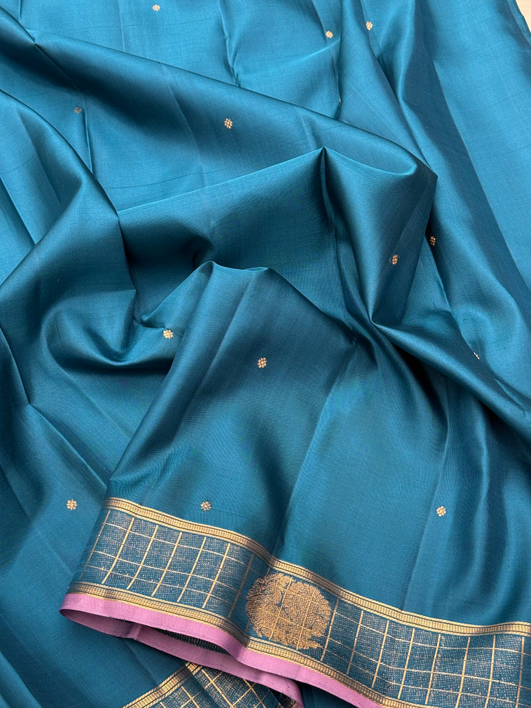 Metallic Blue Vintage Kanjeevaram Saree with a Checks Border & Lavender Edge Border