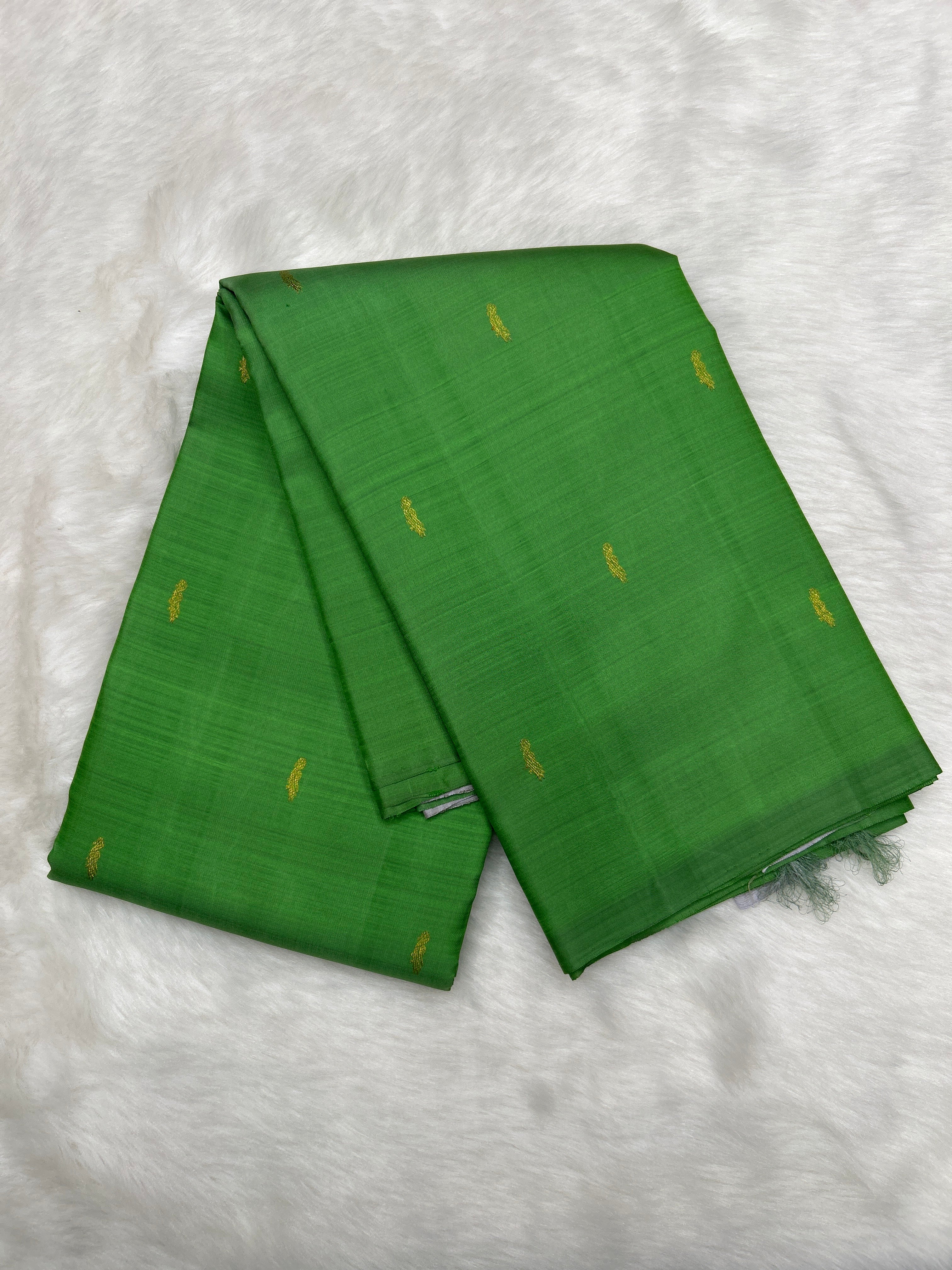 Kanjeevaram Borderless Silk Saree (FS35395)
