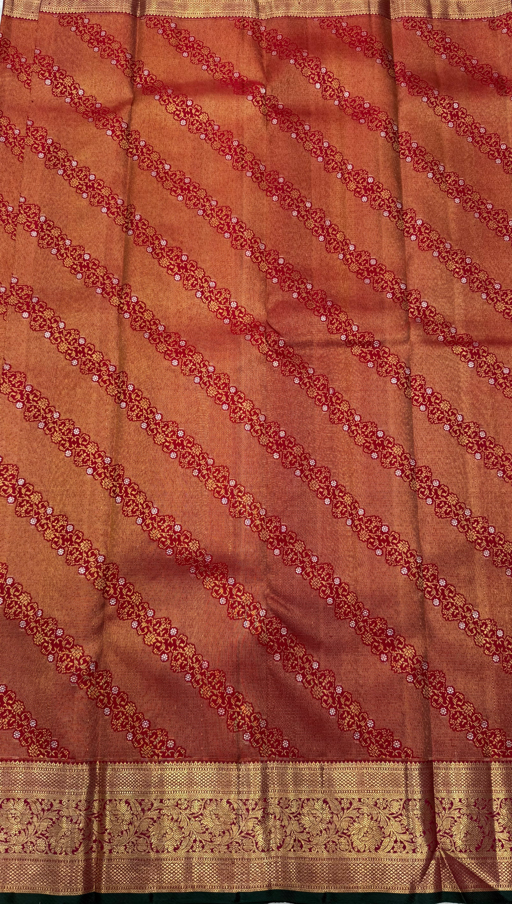 Red Kanjeevaram Saree with contrast Pink Pallu,Blouse & fine oosi,cross kalanjali design