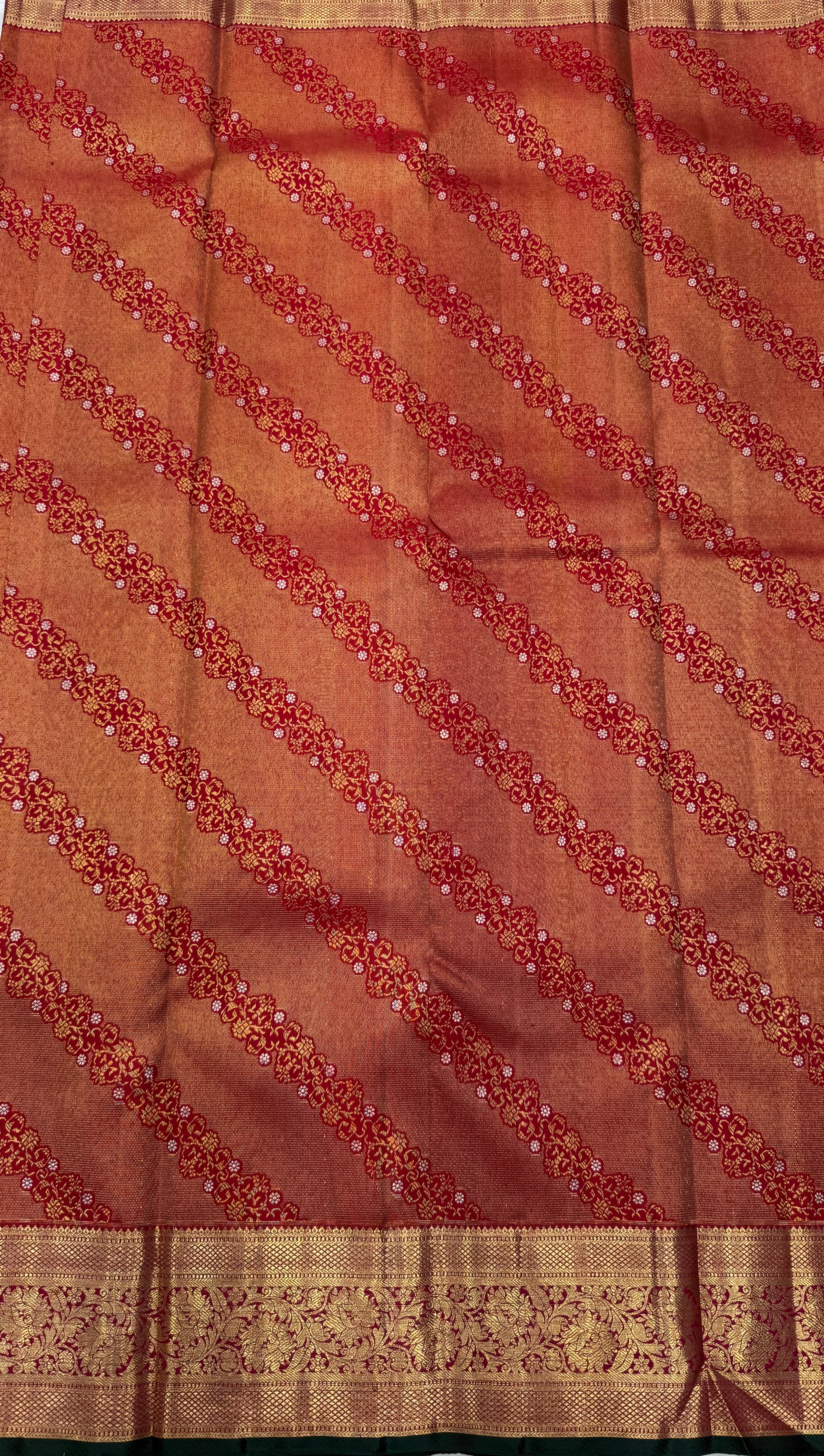 Red Kanjeevaram Saree with contrast Pink Pallu,Blouse & fine oosi,cross kalanjali design