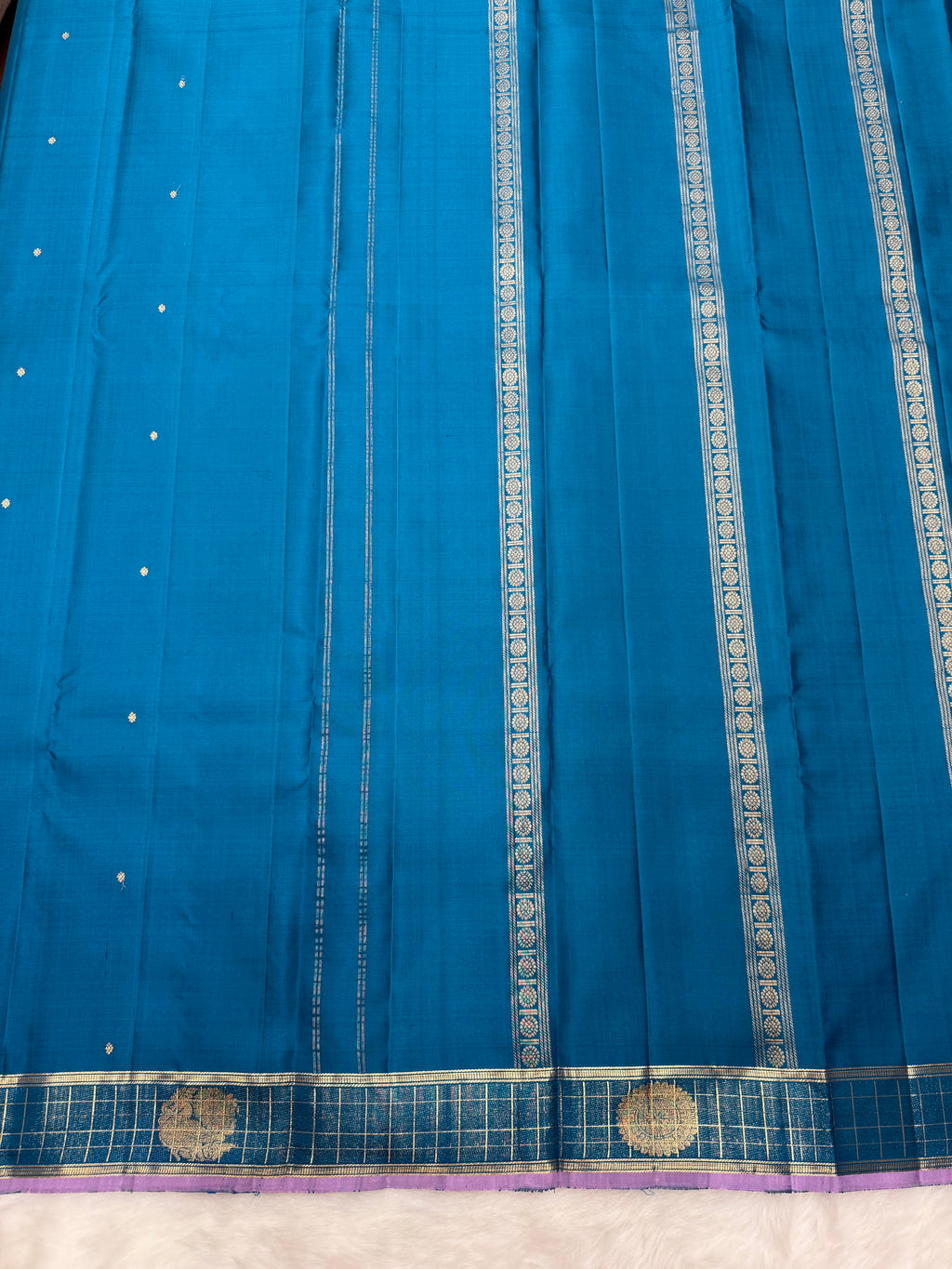 Metallic Blue Vintage Kanjeevaram Saree with a Checks Border & Lavender Edge Border