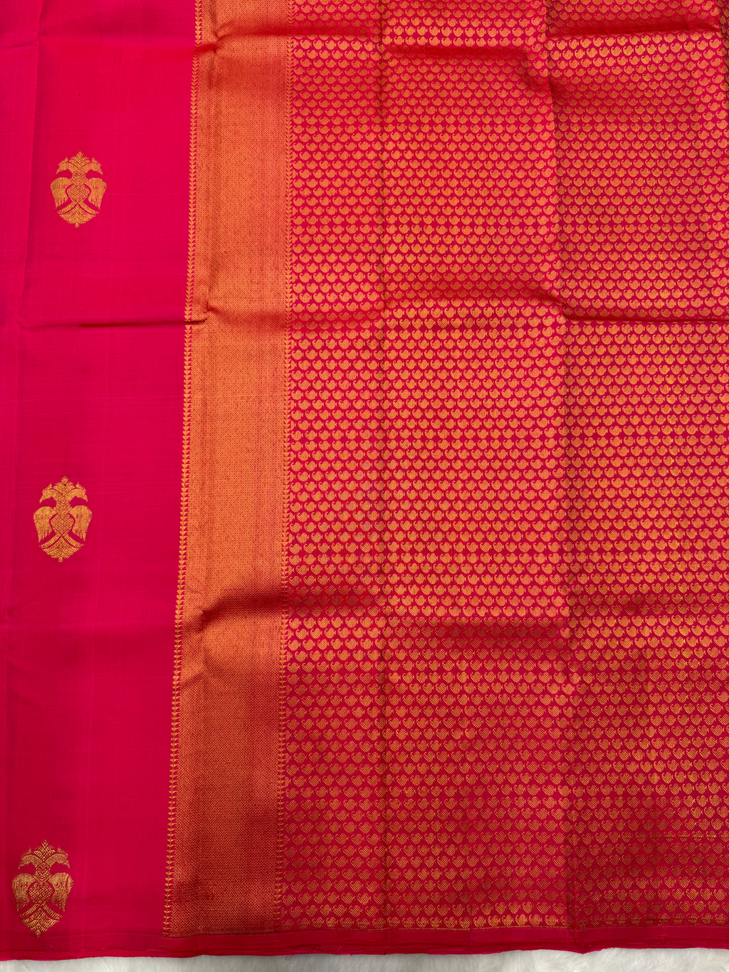 Pink & Red Dual Tone Borderless Kanjeevaram saree with Gandaberunda motif
