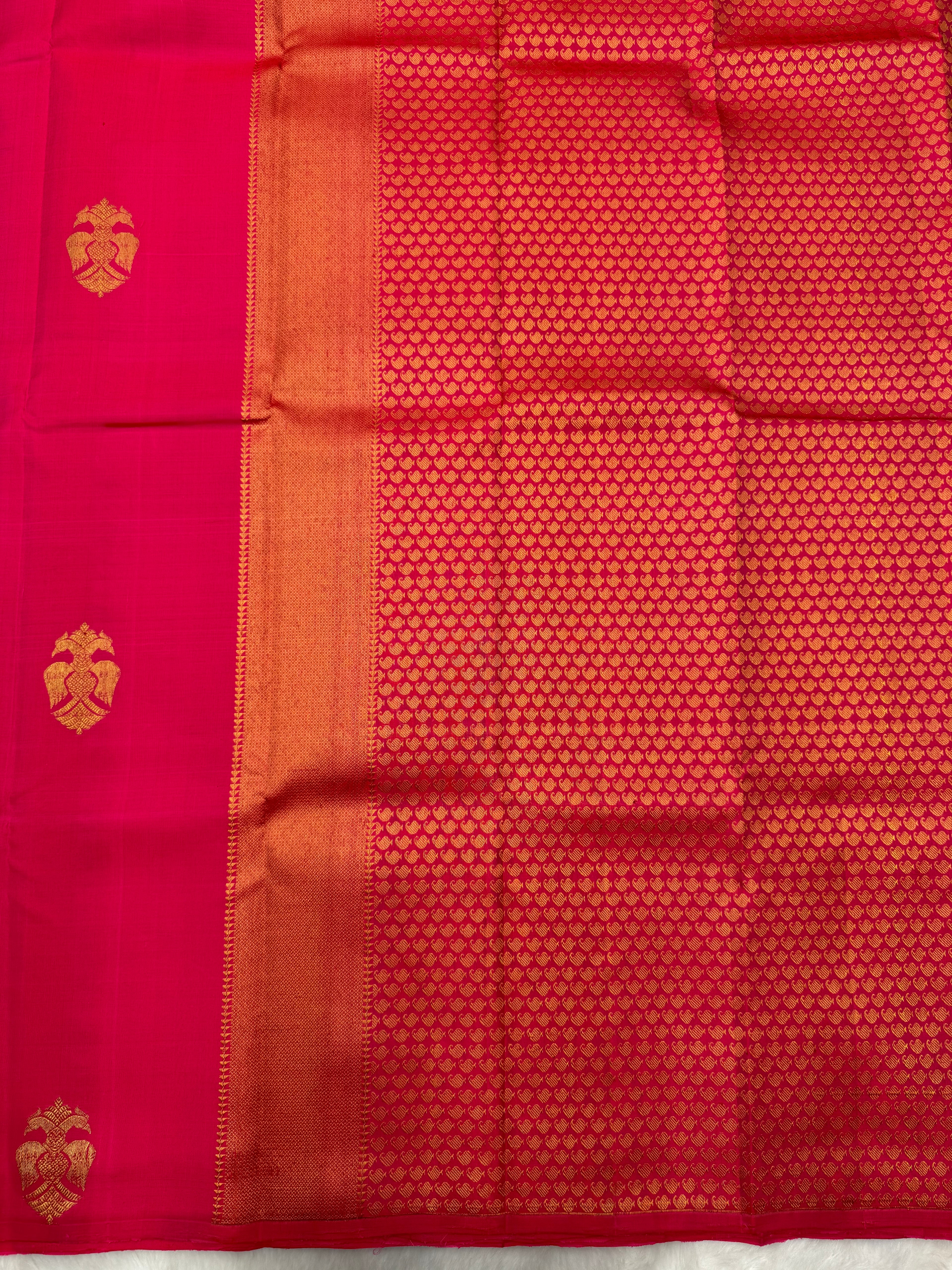 Pink & Red Dual Tone Borderless Kanjeevaram saree with Gandaberunda motif