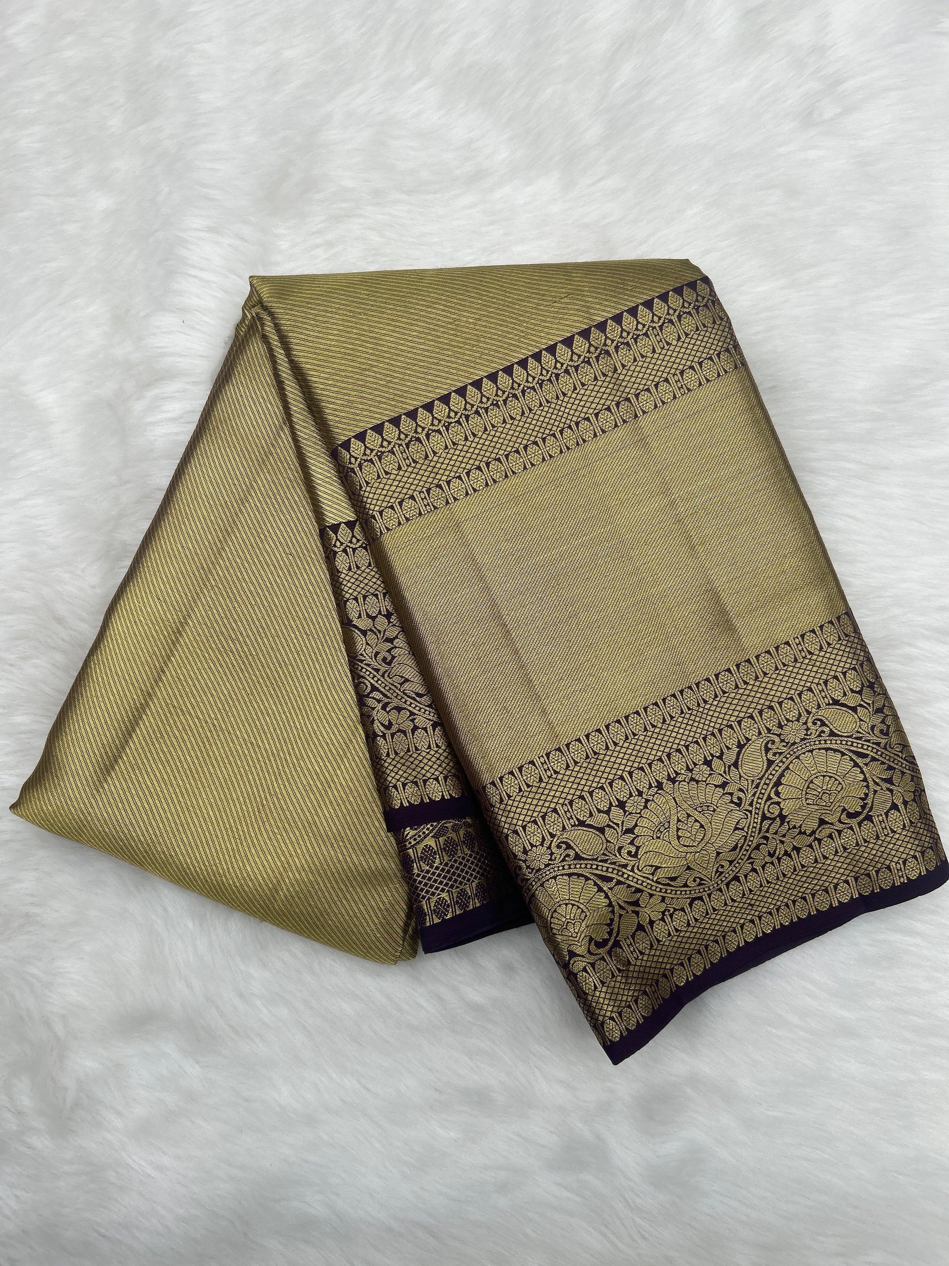 Kanjeevaram Tissue Saree with cross-sectional zari lines