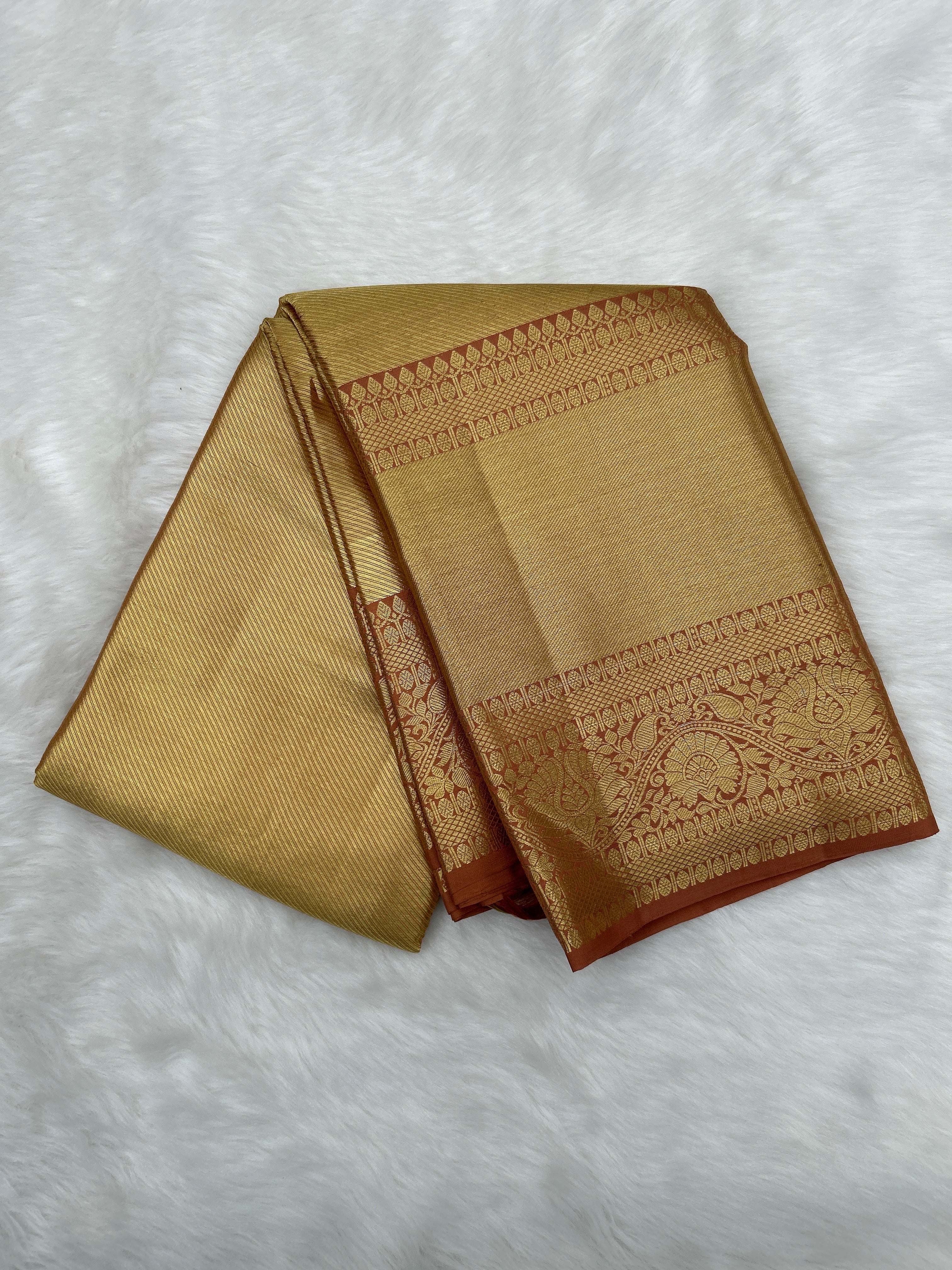 Kanjeevaram Tissue Saree with cross-sectional zari lines