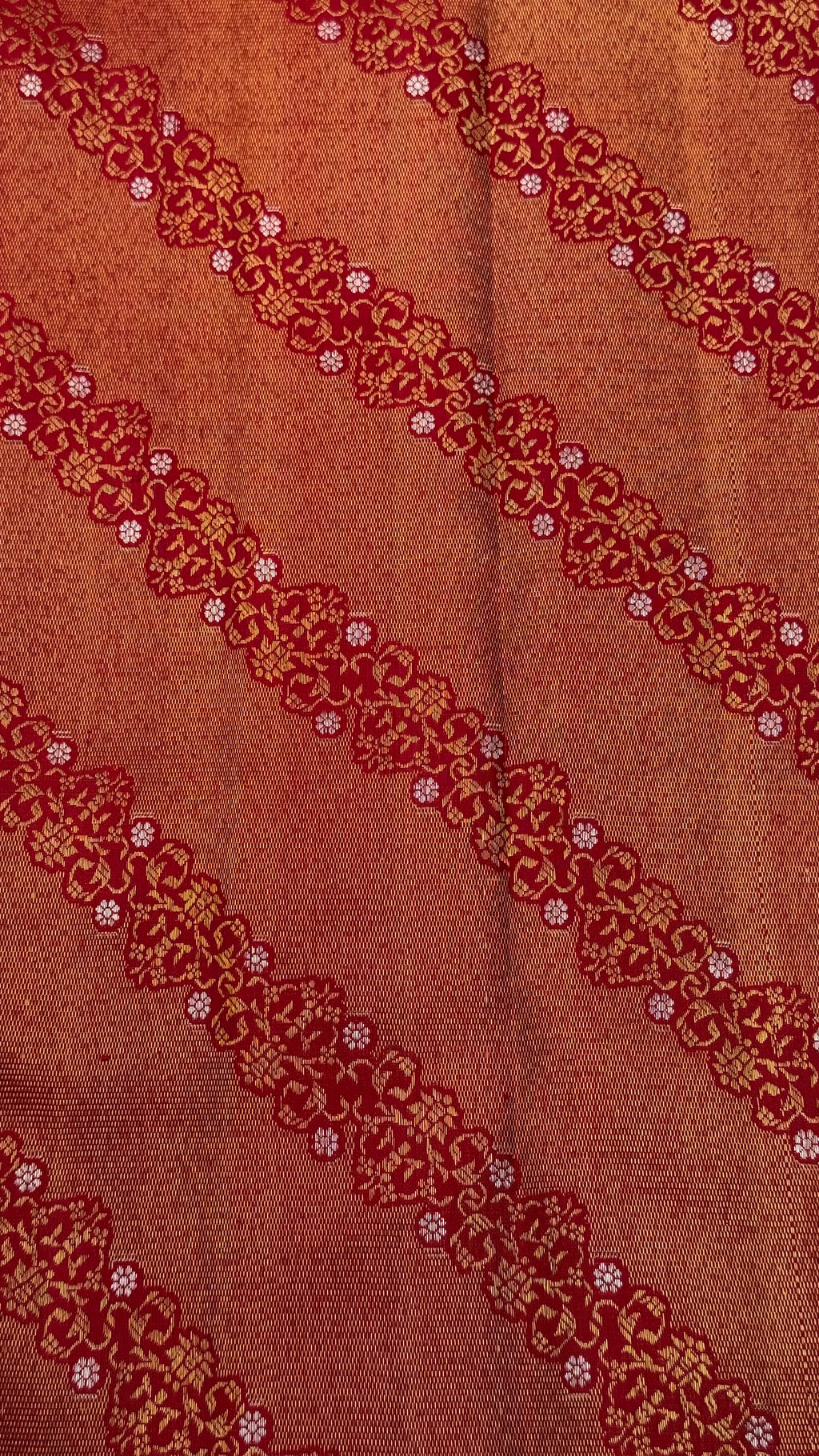 Red Kanjeevaram Saree with contrast Pink Pallu,Blouse & fine oosi,cross kalanjali design