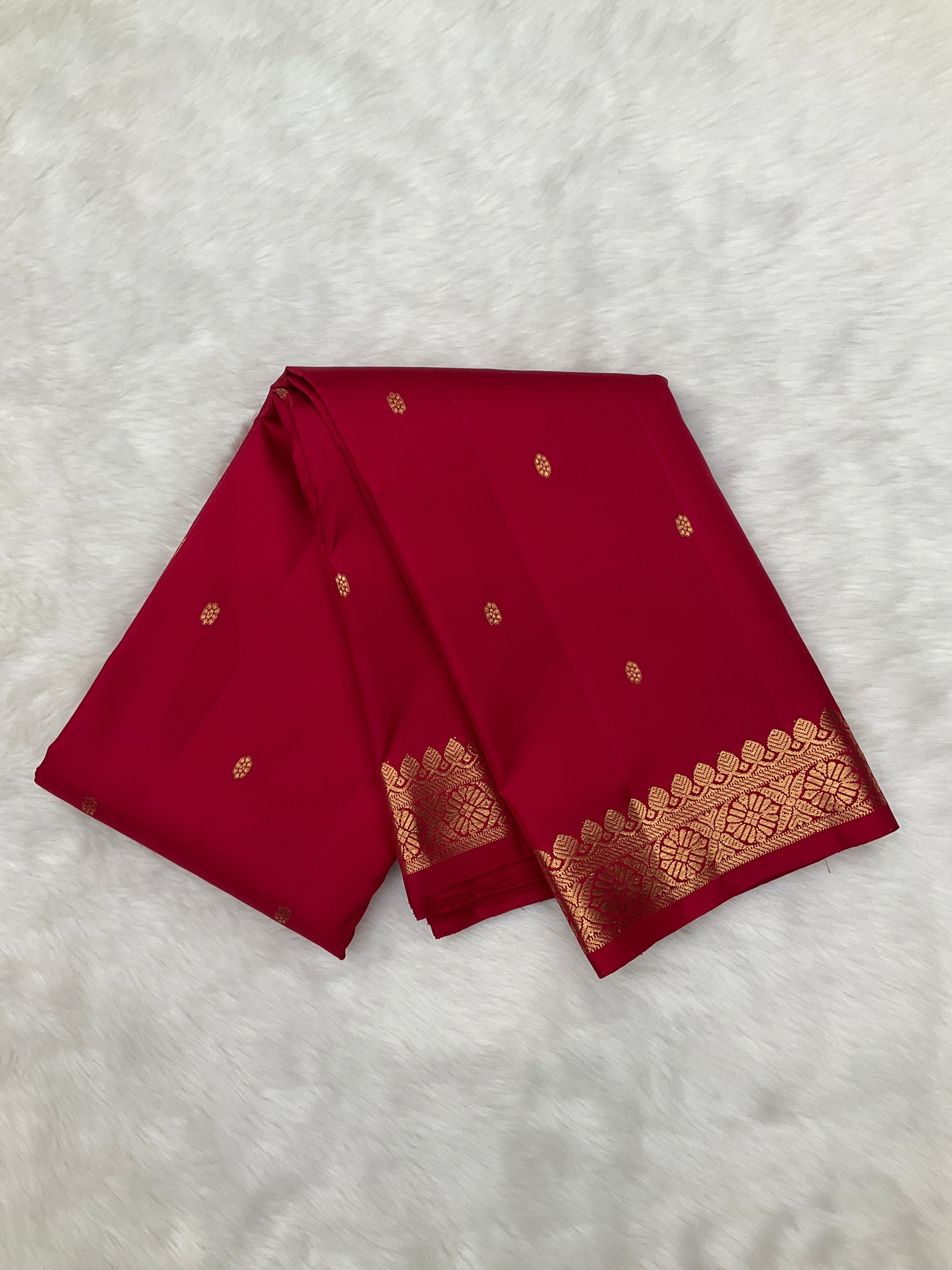 Red Vintage Kanjeevaram Silk Saree with Traditional Thapet Border