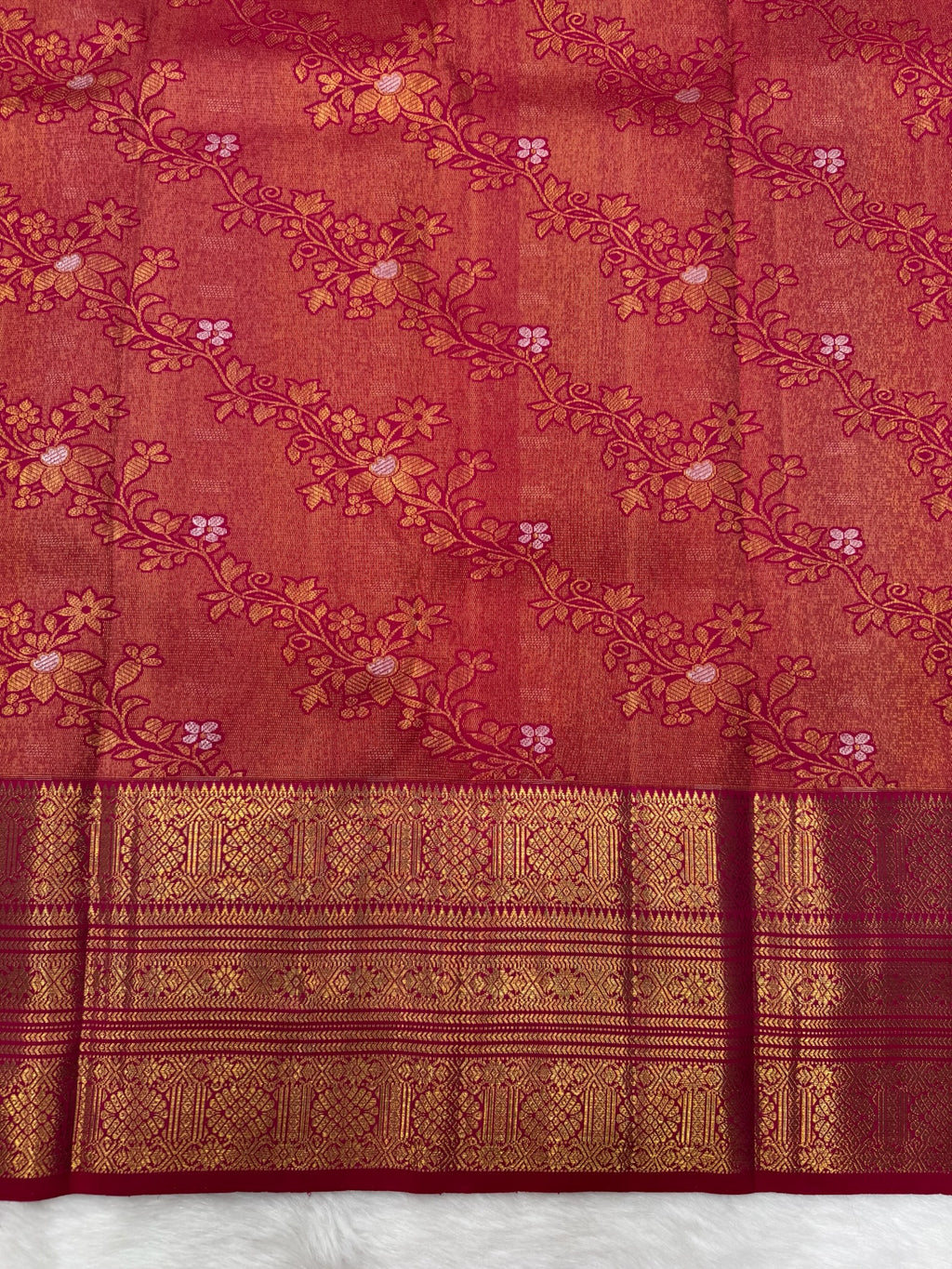 Vintage Kanjeevaram Saree with Close Oosi weaveing , Cross Kalanjali Design & Silver Zari Highlighted Flower Motifs