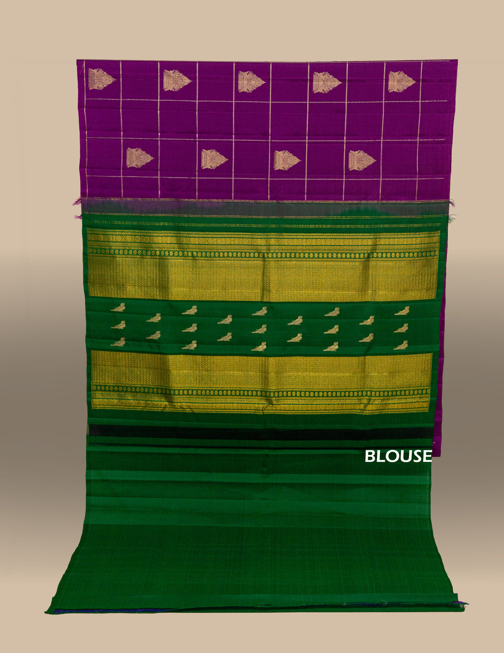 Borderless Kanjeevaram Saree with contrast Pallu & Blouse