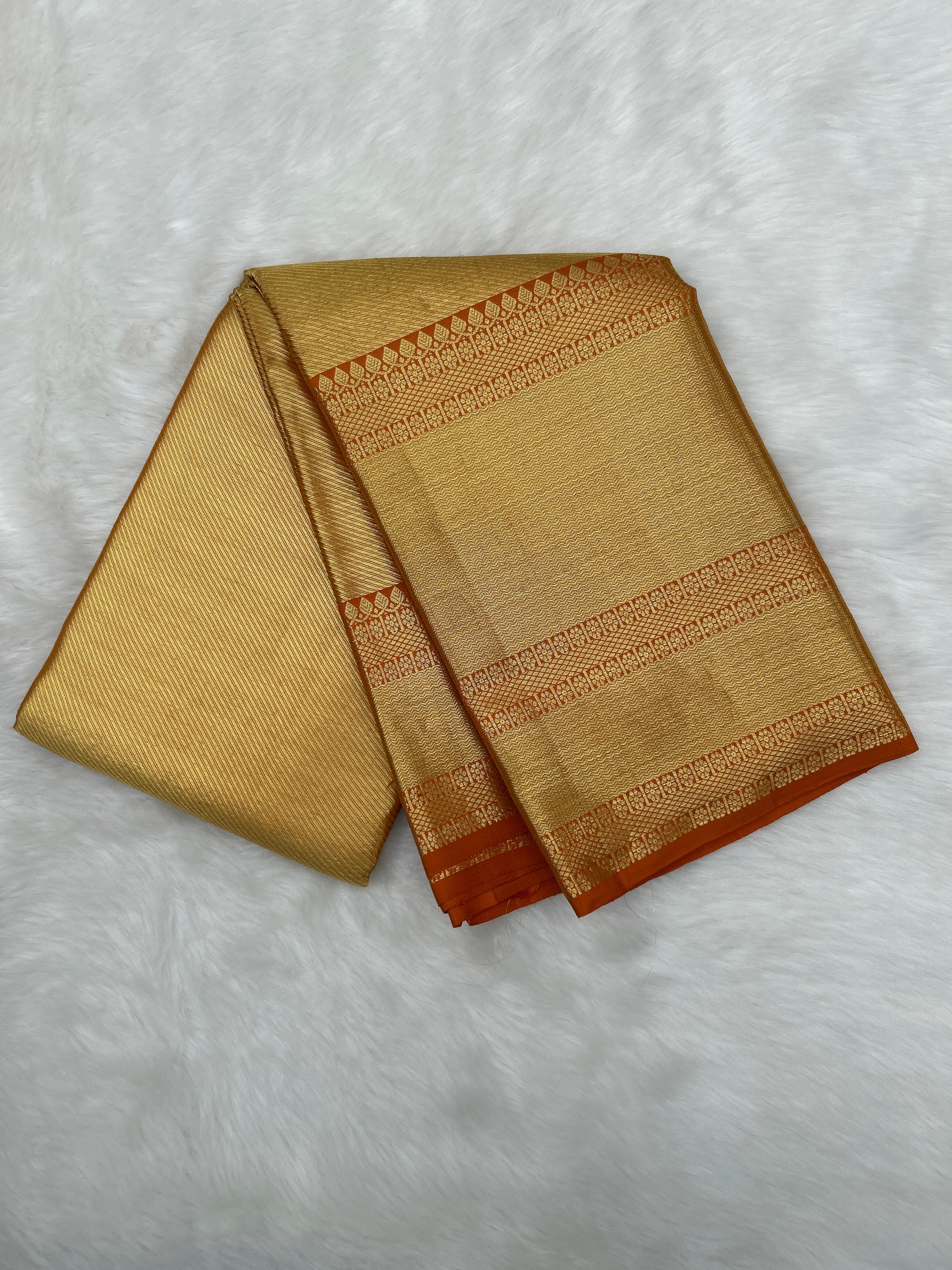 Kanjeevaram Tissue Saree with cross-sectional zari lines