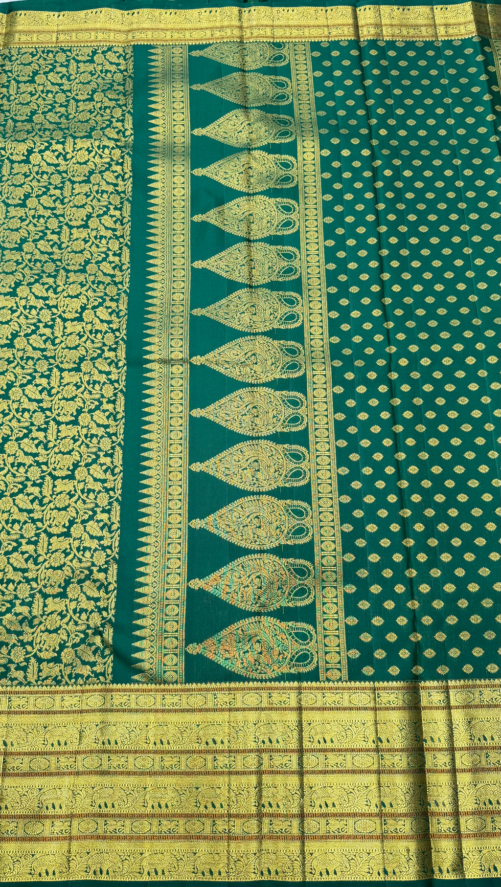 Green Kanjeevaram silk Saree with Vanam Singaram and (Varisapet / Meena) Border