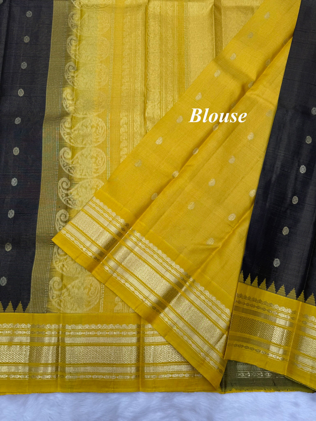 Vintage Vairaoosi Kanjeevaram Saree with Temple Kuttu Border