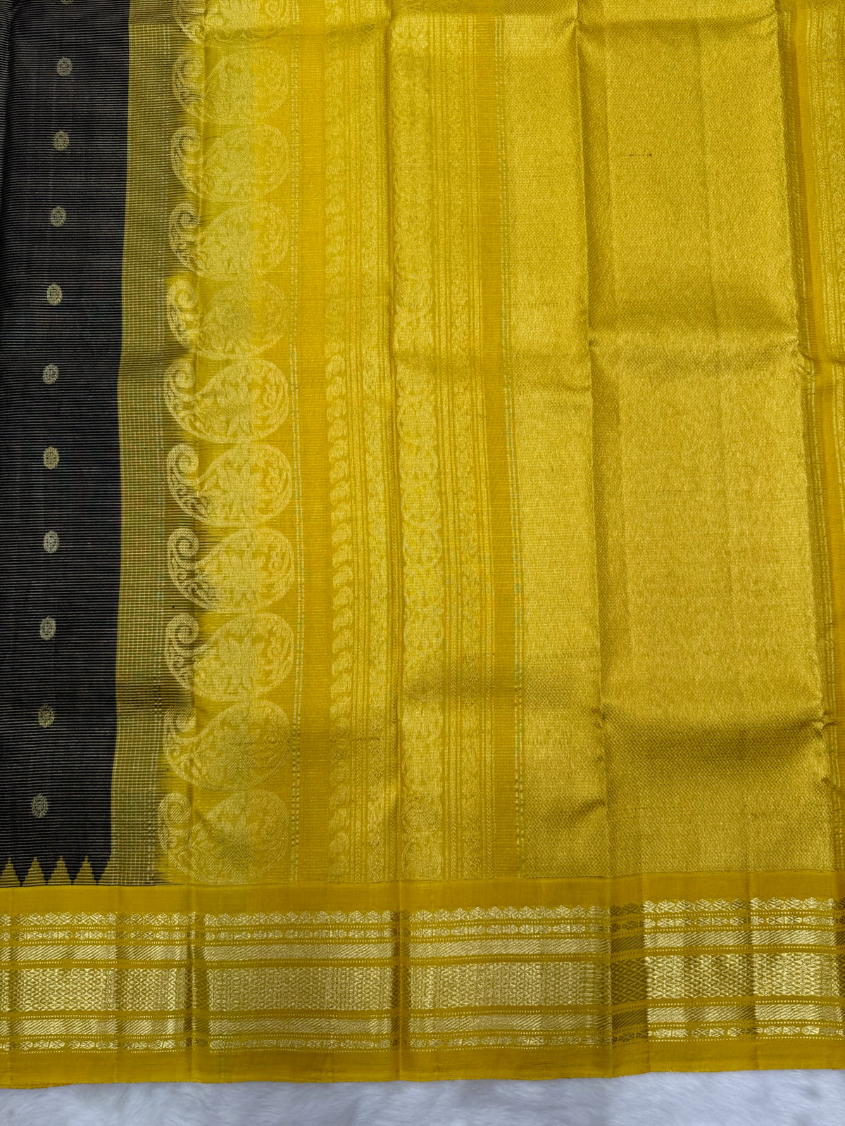 Vintage Vairaoosi Kanjeevaram Saree with Temple Kuttu Border