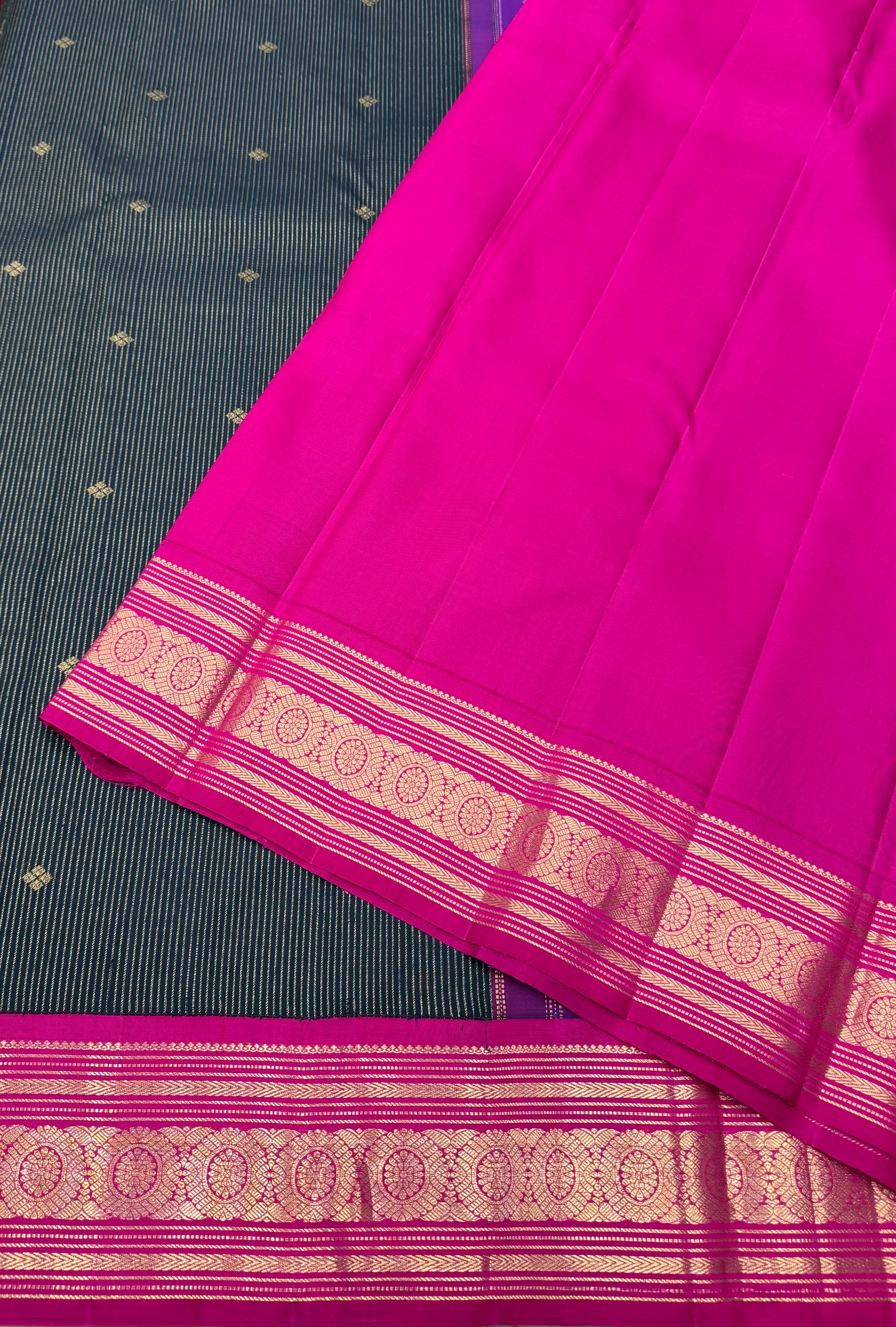 Kanjeevaram Vintage Silk Saree - Korvai border