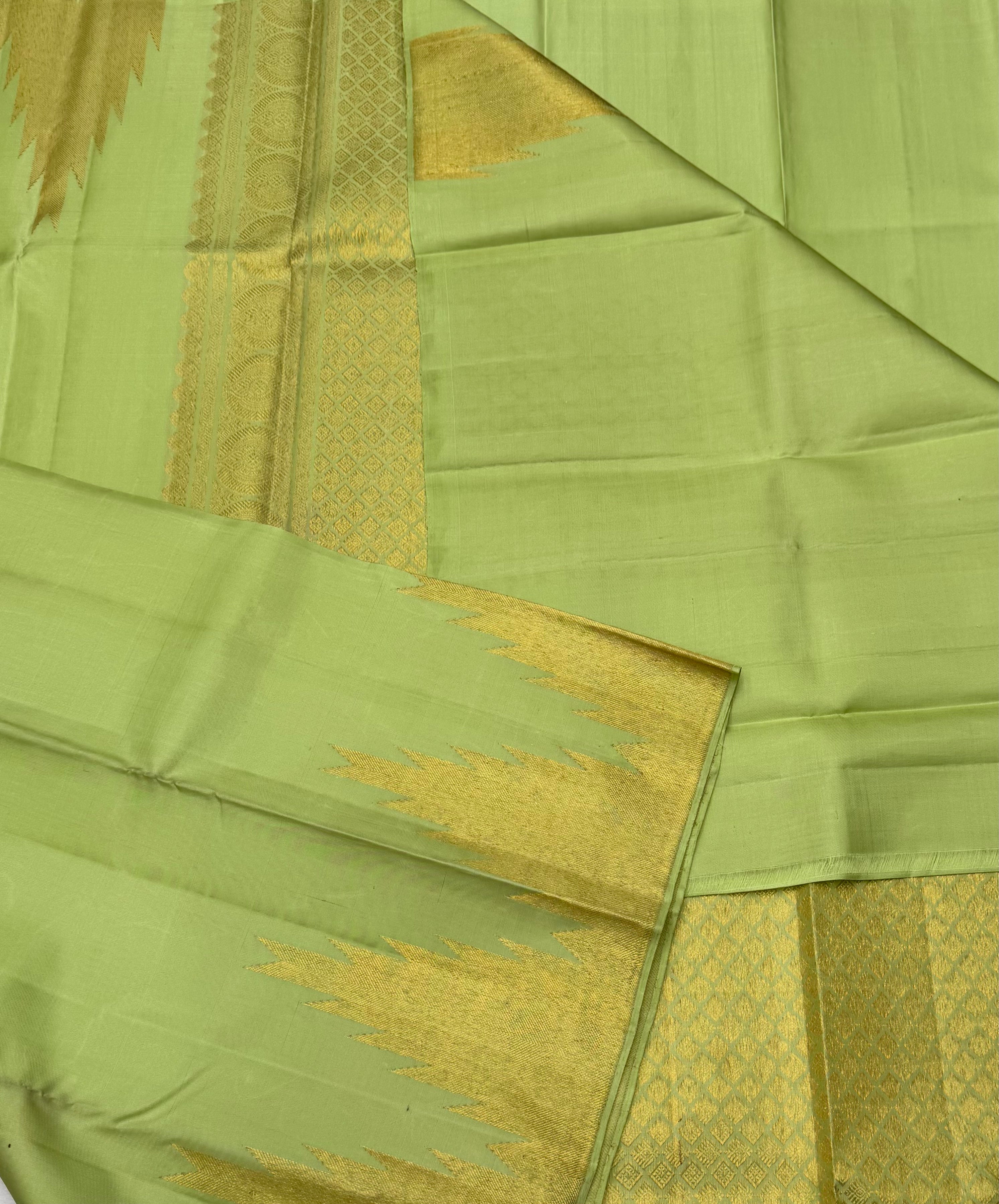 Borderless Kanjeevaram Saree