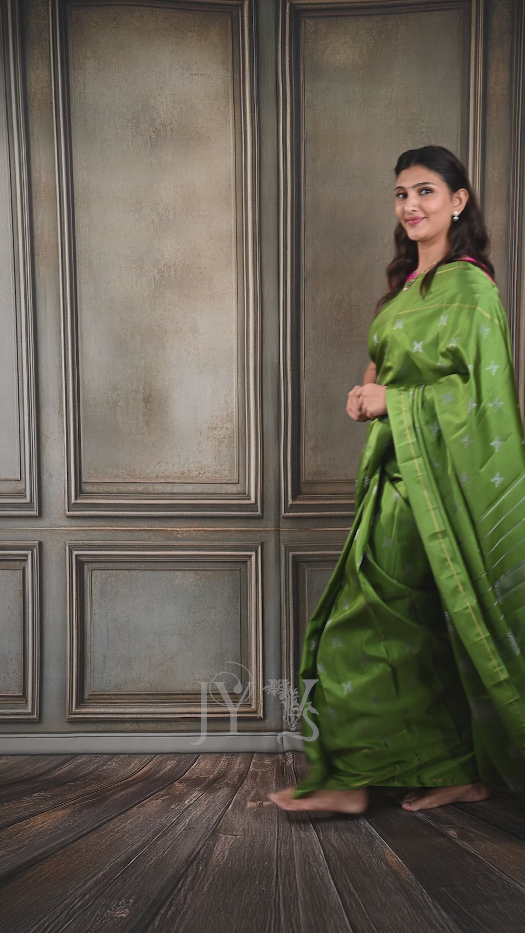 Leaf Green No Zari Vintage Kanjeevaram Saree