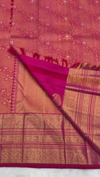 Vintage Kanjeevaram Saree with Close Oosi weaveing , Cross Kalanjali Design & Silver Zari Highlighted Flower Motifs